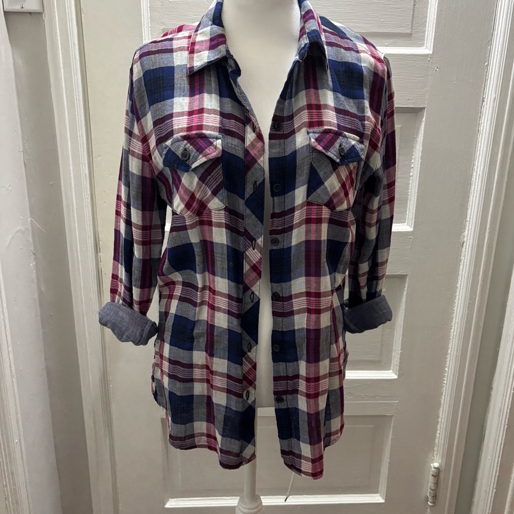 Beach Lunch Lounge Plaid Button-Up Shirt - size Medium